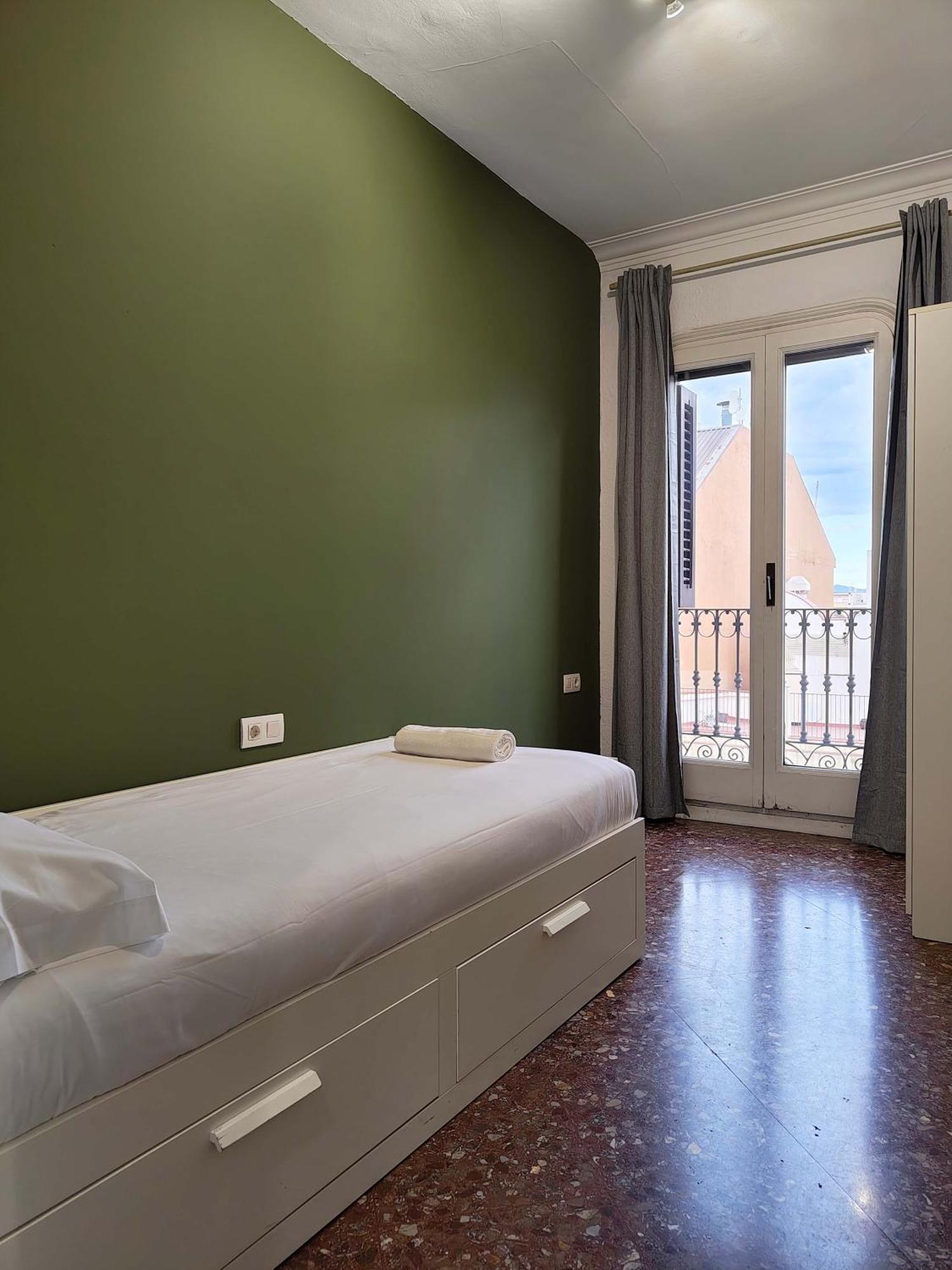 Apartment Big For 15 In The Heart Of Eixample Barcelona